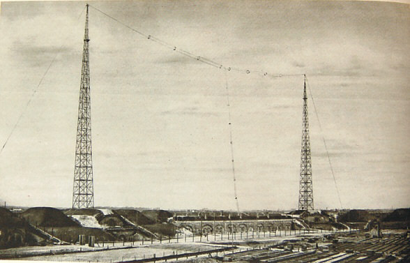 Pierwsza stacja polskiego radia 1926  1927.jpg