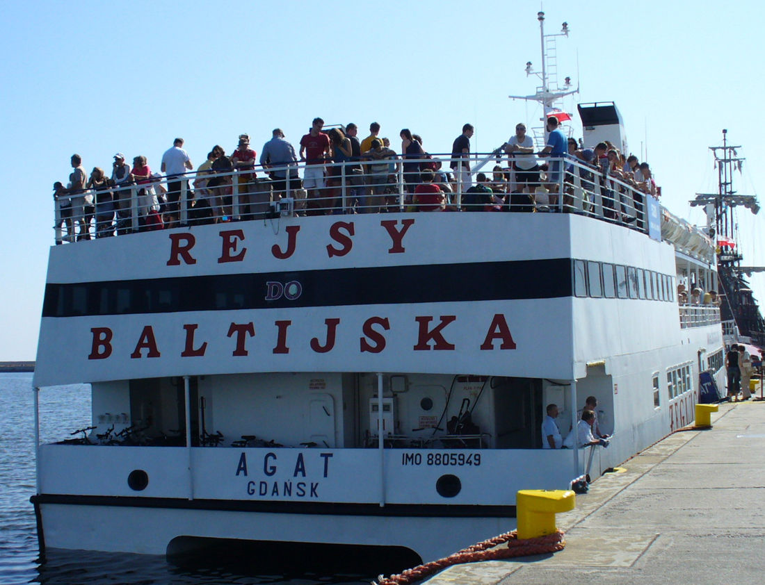 11-3) Agat 06.2009 w Gdyni, autor Ł. Błaszczak, źródło Shipspotting.jpg