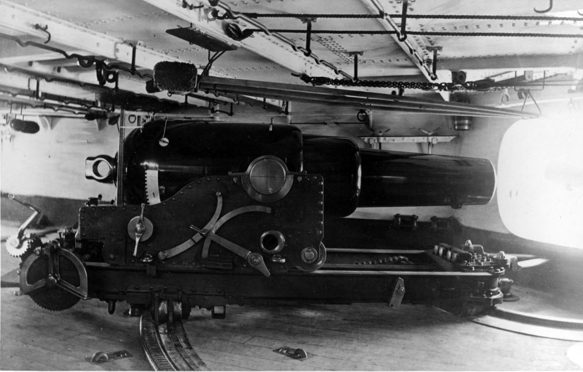 Iron_Duke_(1870)_9-inch_gun.jpg