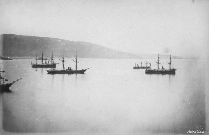 Jest mało zdjęć tych korwet, więc prezentuję tu zdjęcie z czasów wojny 1879-1883 - jedna z korwet w towarzystwie pancerników Blanco Encalada i Almirante Cochrane. Widać mało, ale lepsze to niż nic.