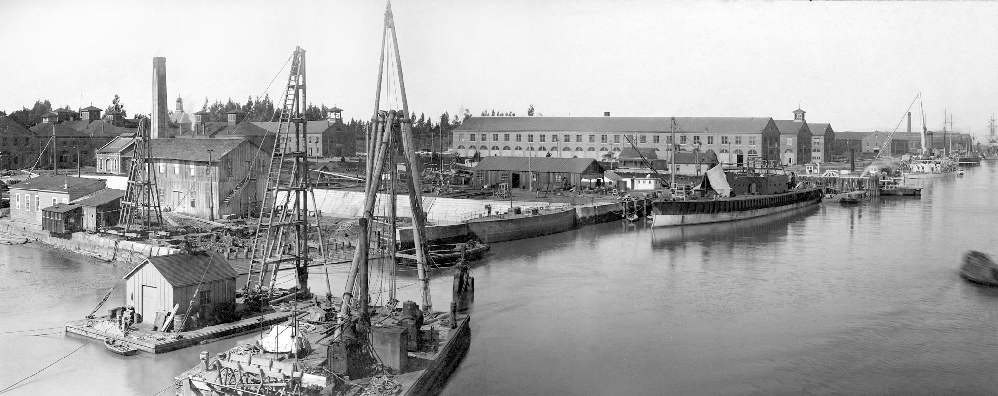 monadnock (Mare Island Navy Yard 1895).jpg