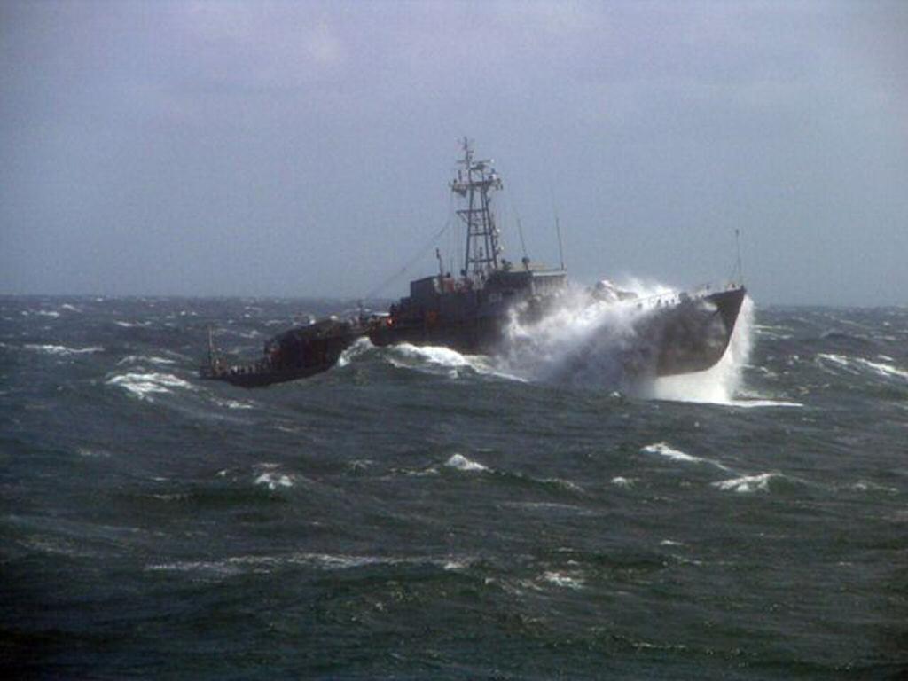 ORP &quot;Czajka&quot; . Morze Północne , 2005r. ( foto ORP Czajka )