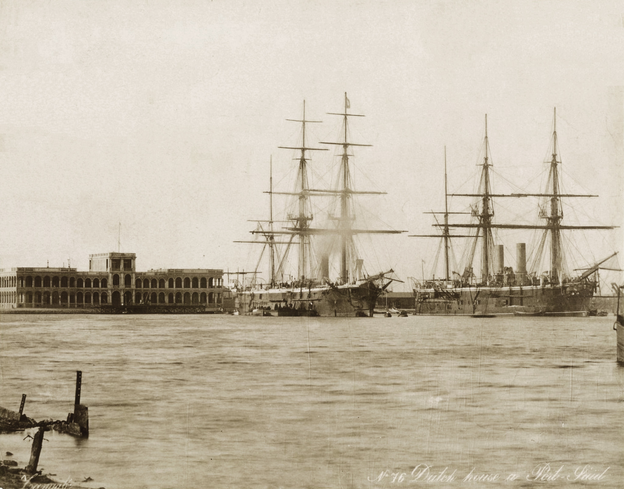 Swiftsure i Sultan.jpg