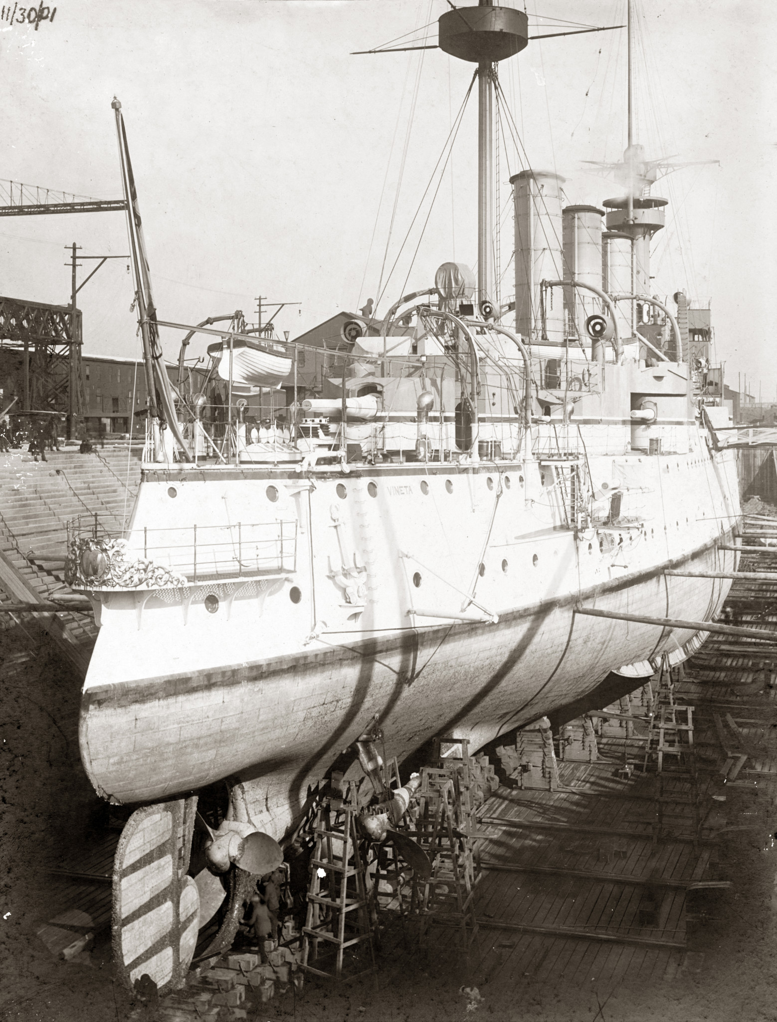 Vineta w doku - rufa (1901).jpg