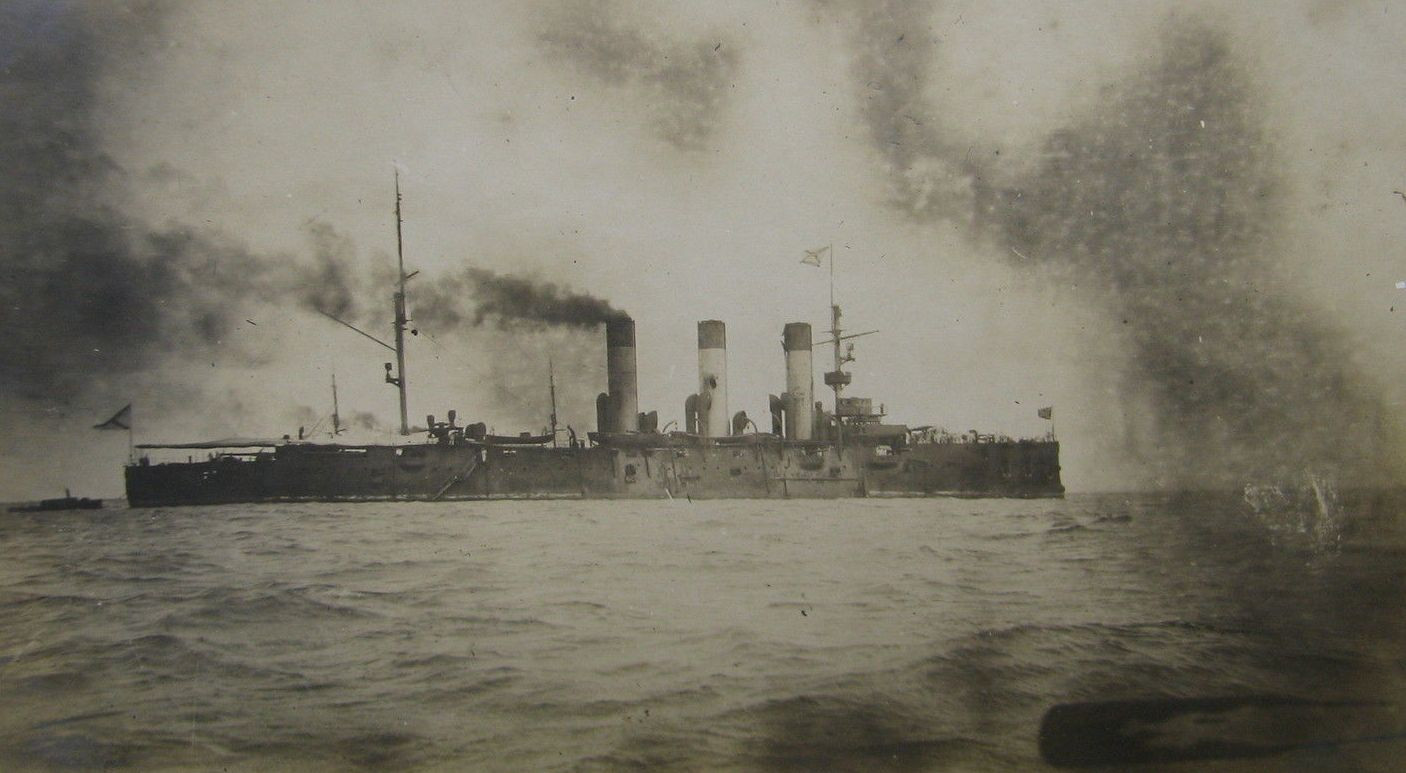 I jeszcze na koniec zdjęcie Awrory z rejsu II Eskadry na Daleki Wschód (koniec 1904 roku lub początek 1905).