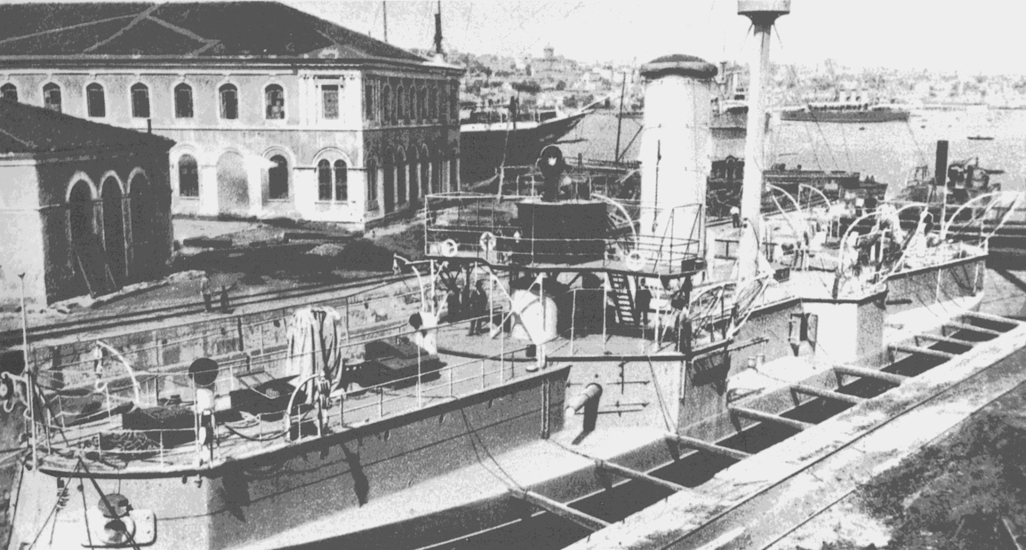 Muin-i Zafer w doku 1912.jpg
