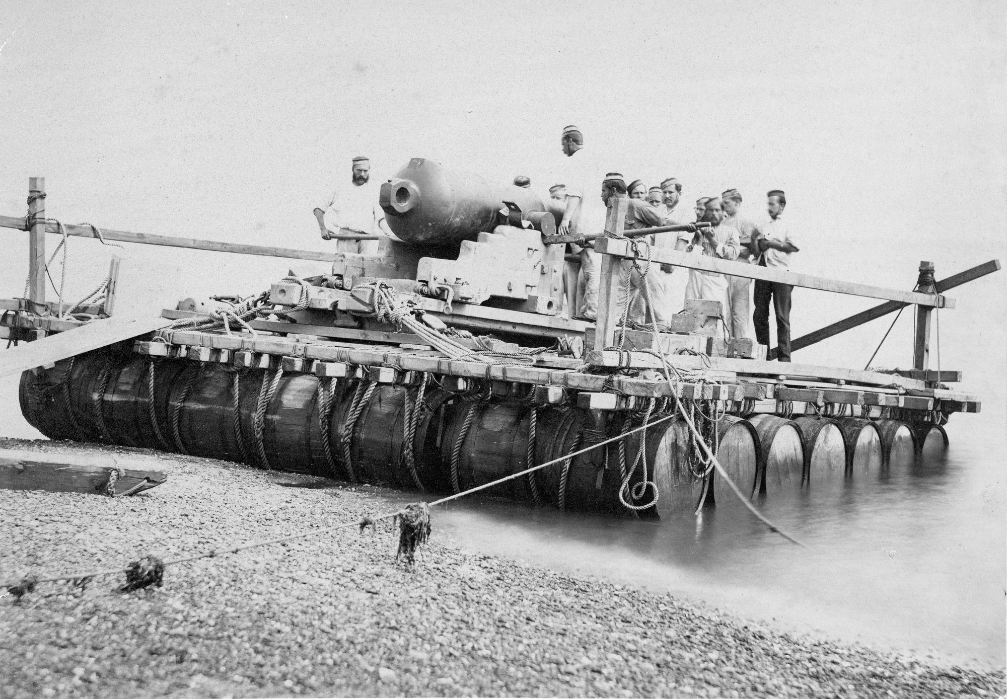 Royal Marines muzzle loading cannon 90.jpg