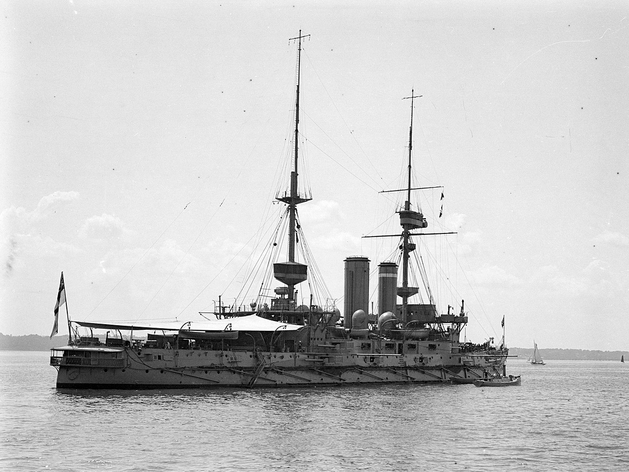Implacable (Spithead 1909).jpg