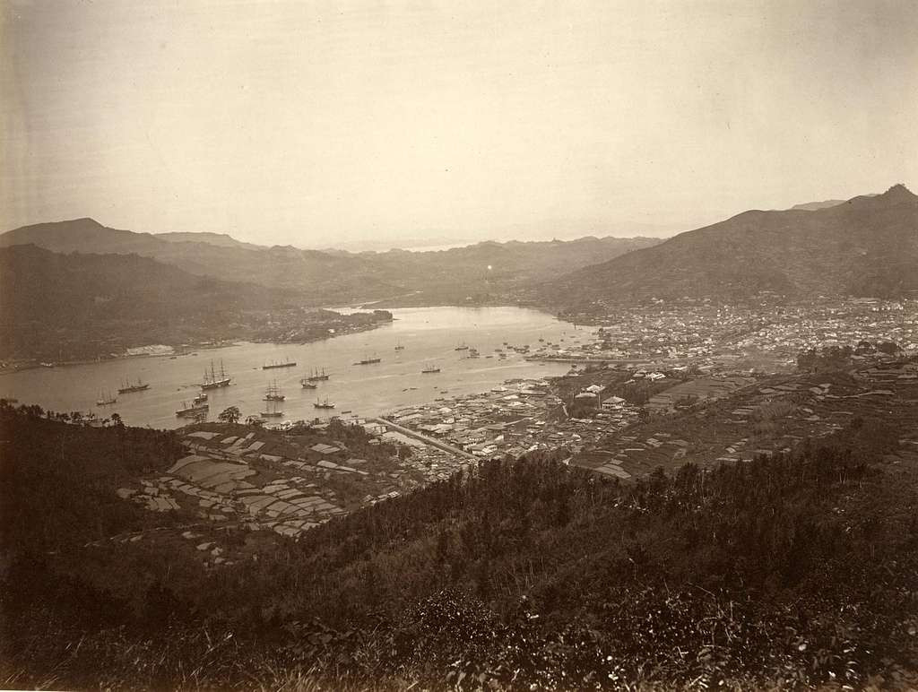 ueno-hikoma-pohled-na-nagasaki-1870-1875-zlaty-albumin-89d4b5.jpg