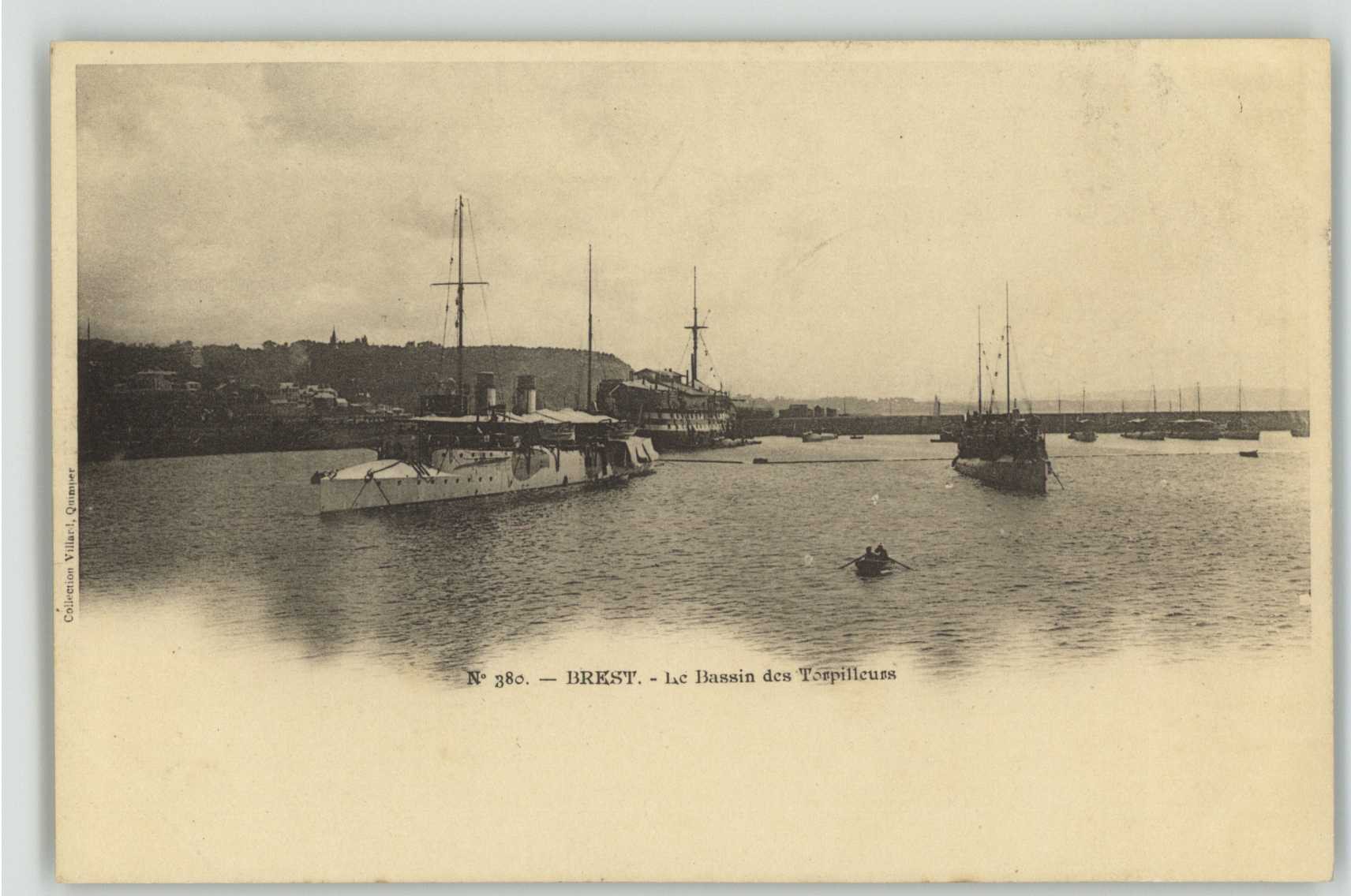 FRAD029_2FI019_581_Postcards_of_french_torpedo_boats_in_Brest.jpg