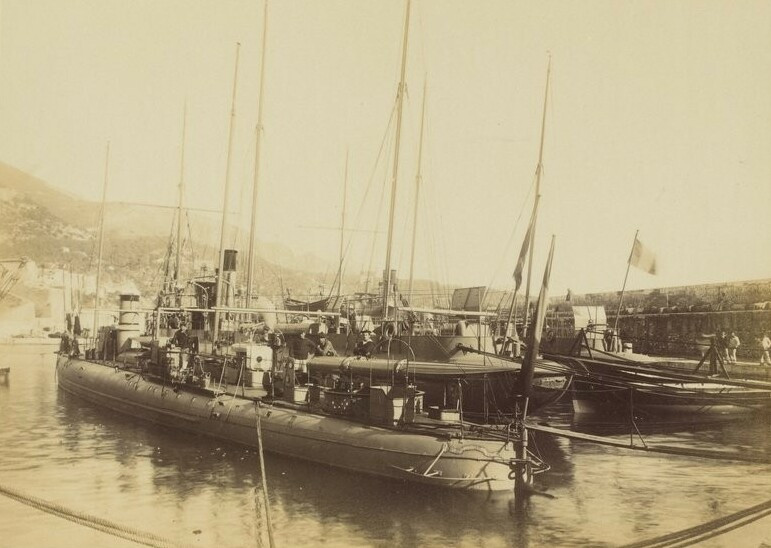 Torpilleur_127_in_Villefranche-sur-Mer_-_1891bis.jpg