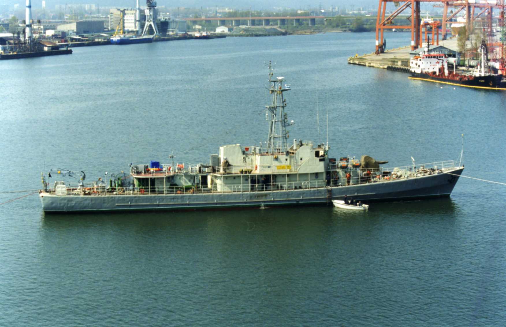 ORP &quot;Mewa&quot; /623/ , 1999r . ( foto P.Badziński )