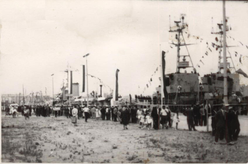 Okręty Dywizjonu Trałowców - Gdynia Skwer Kościuszki 22.07.1956 r. ( z albumu M.Rudowicz )