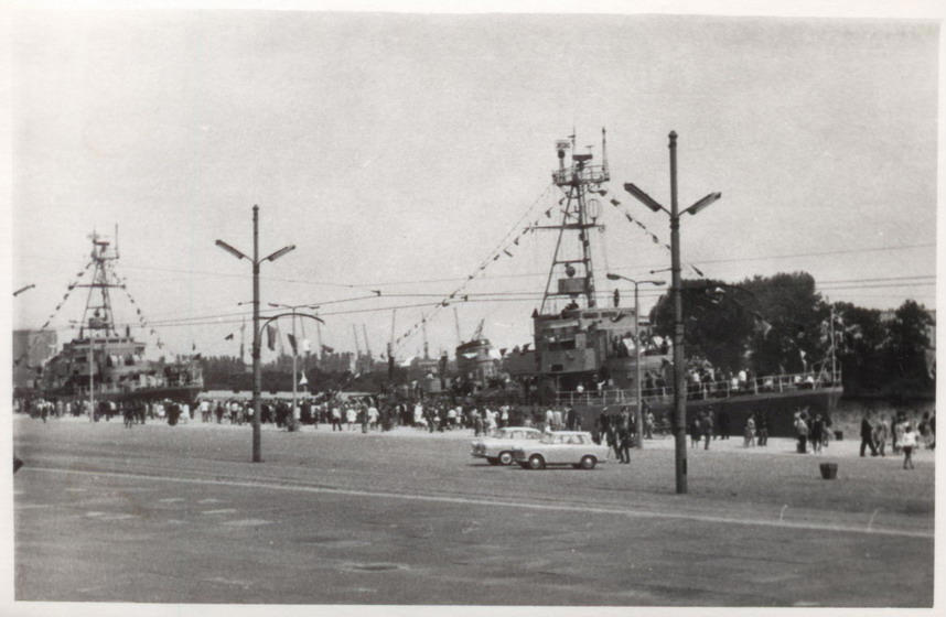 Okręty Dywizjonu Trałowców w Szczecinie , 1957 r. ( z albumu M.Rudowicz )