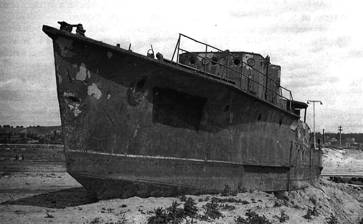 Note the shape of the bow compared with the drawing you posted earlier and also the waterline. These ships had nearly flat bottoms