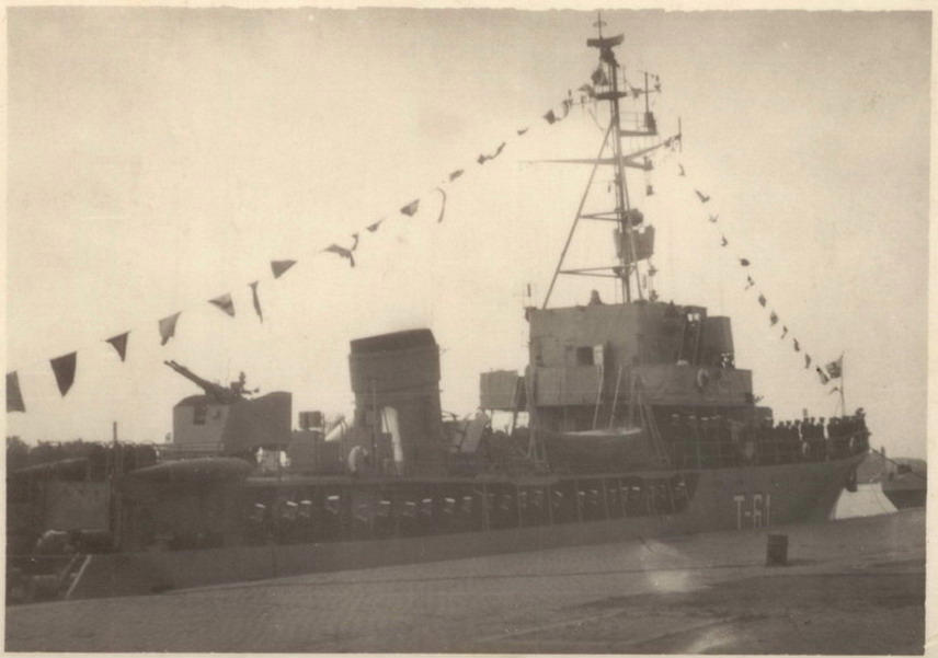 ORP &quot;ŻUBR&quot; , 22 lipiec 1958r. Parada w Szczecinie . ( foto M.Rudowicz )