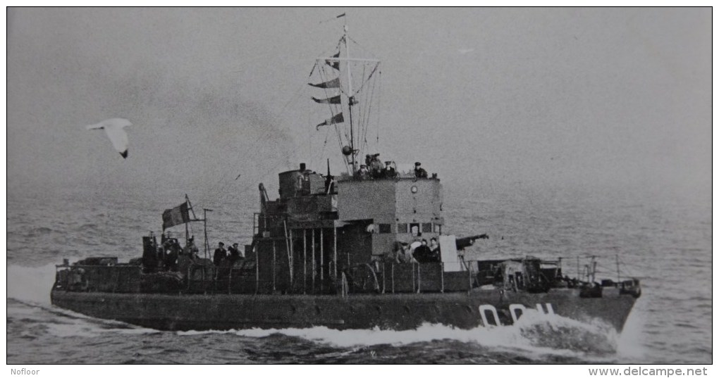 Chasseur de sous-marins N°11 'Boulogne' avec son numéro FNFL Q 011 en 1941 -1942.jpg
