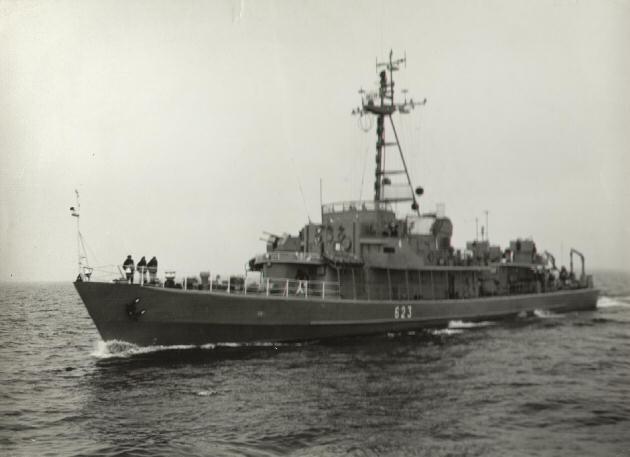 ORP &quot;Mewa&quot; - trałowiec . ( archiwum 9 FOW )