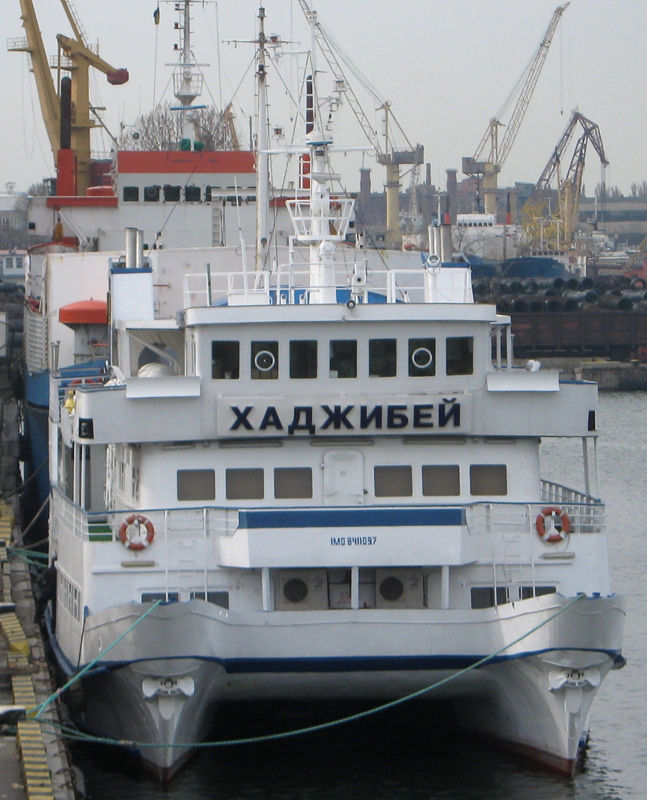 8-5) Khadzhibey 04.2010 w Odessie, autor Sergey Stolyarov, źródło Shipspotting.jpg