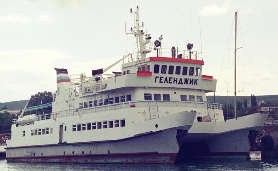 11-0) Gelendzhik 09.1996 w Gelendziku, autor Aleksey Borisov, źródło Fleetphoto.jpg