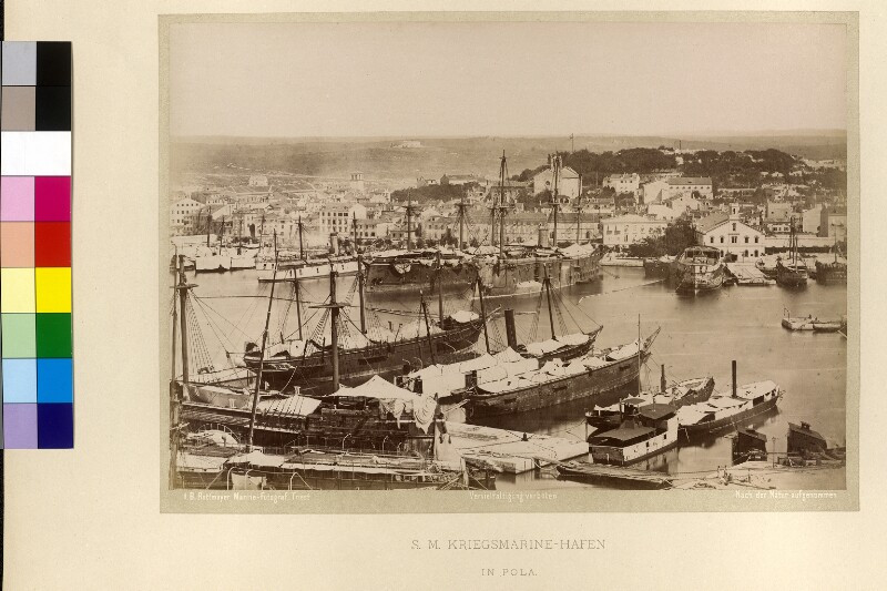 Port w Poli - bis (1872).jpg